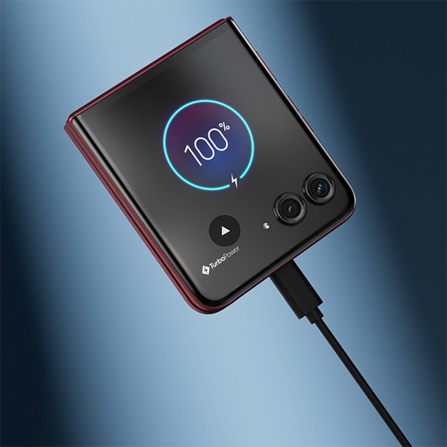 moto-razr-ultra-keyfeature-5