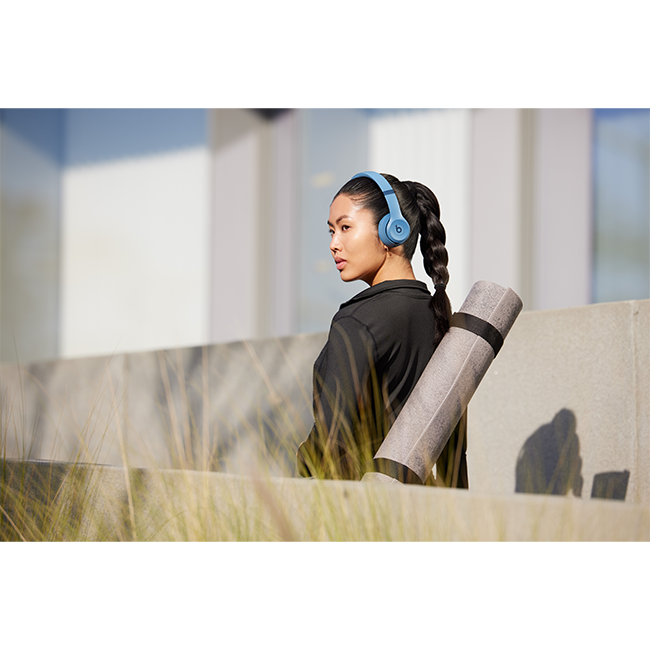 Beats Solo 4 Wireless Headphones - Blue  (Product view 9)