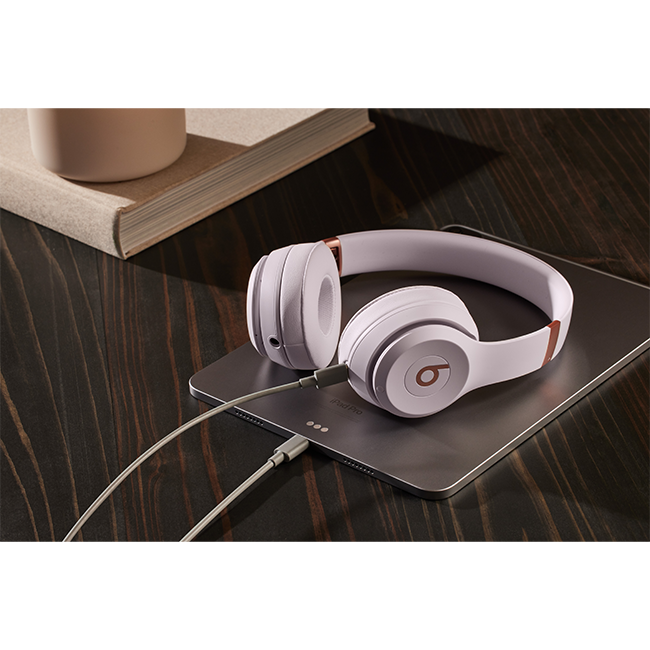 Beats Solo 4 Wireless Headphones - Pink  (Product view 10)
